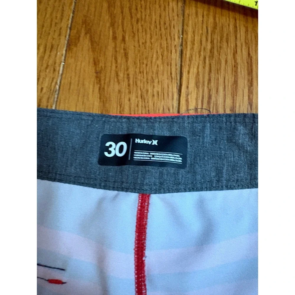 Hurley Boys Red Blue Ombre Striped Board Shorts Swim Trunks Size 30